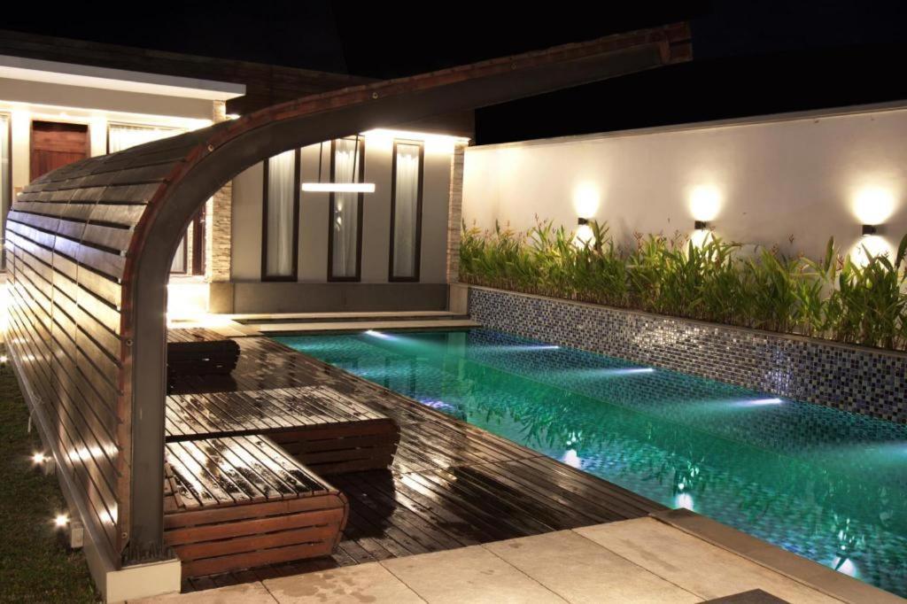 Bumi Segah Hotel Tanjung Redep Екстер'єр фото